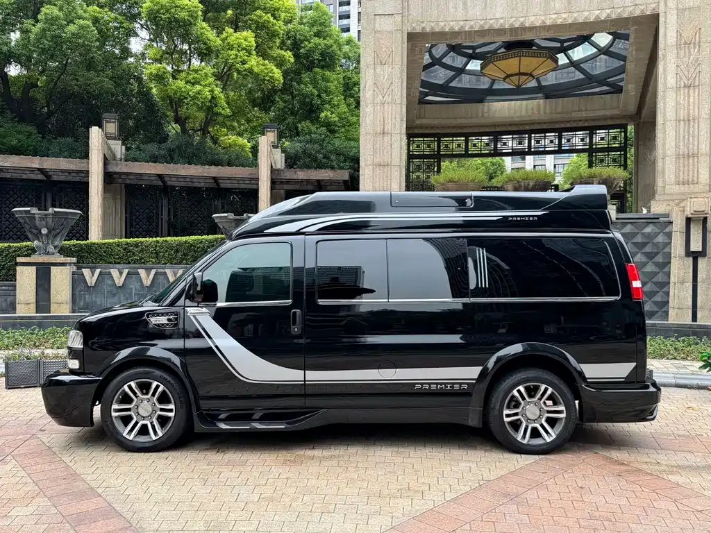 SAVANA SAVANA 2020款 6.0 L G760 雅尊天玺版