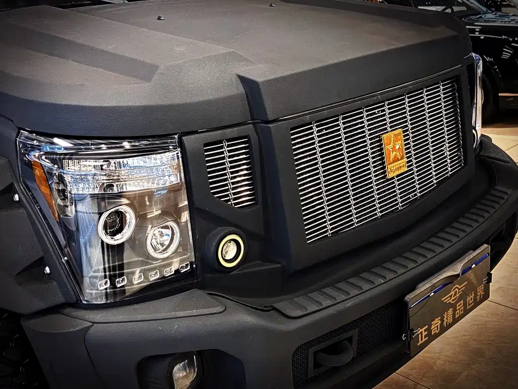 Zhanche 6.8 L Auto