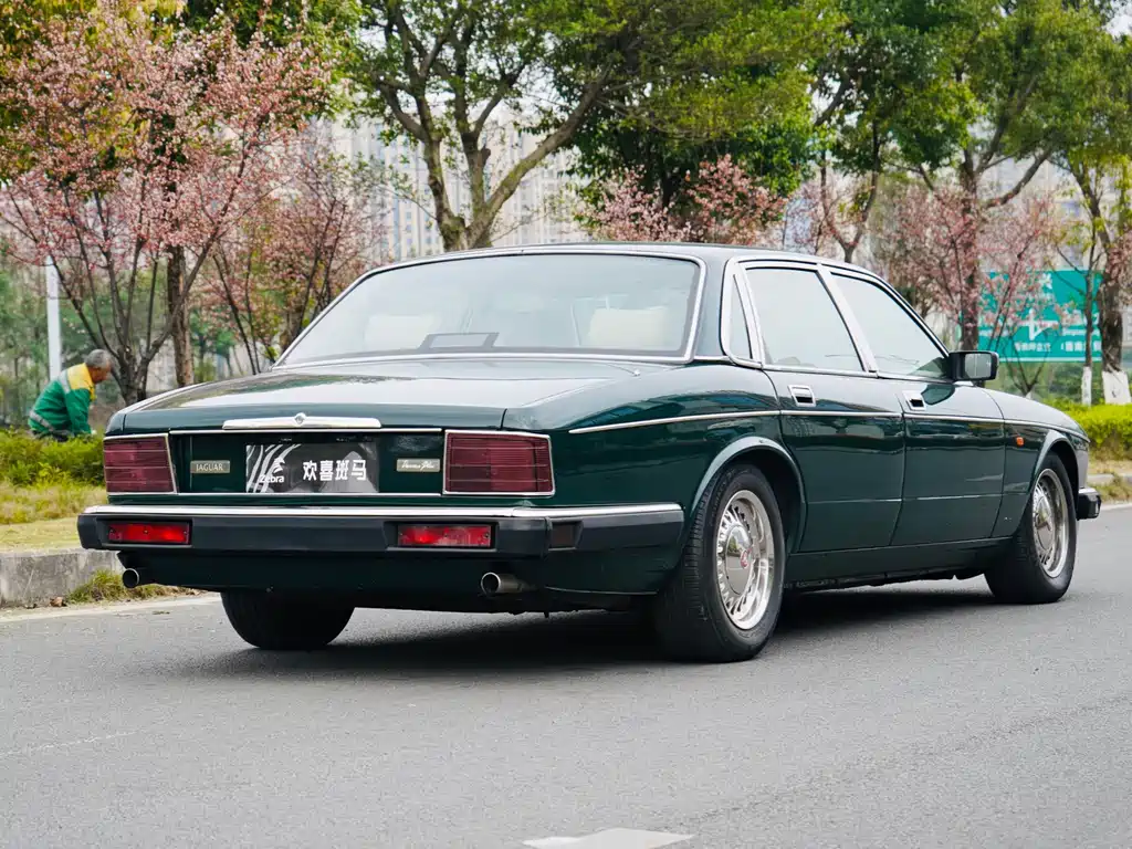 Jaguar XJ 4.0 L Auto