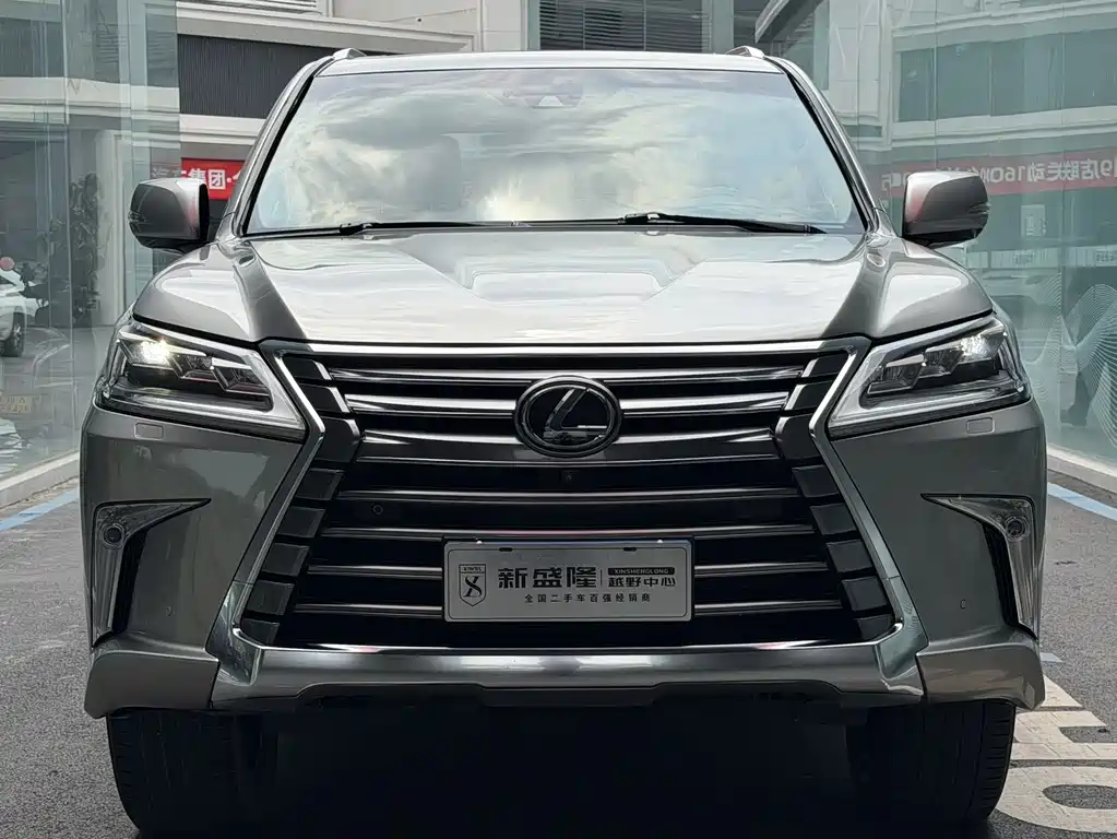 Lexus LX 570 Canada Spec