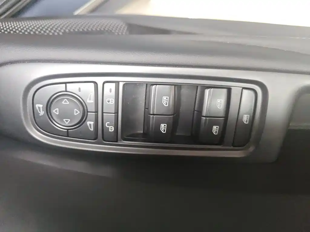 Seal 06 DM-i Smart Drive 120 KM Premium