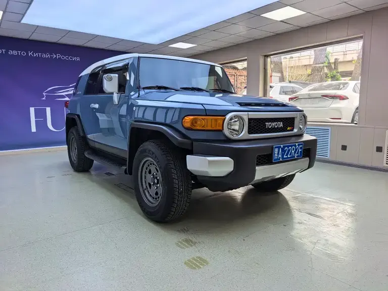 Toyota FJ Cruiser 4.0 L Middle East