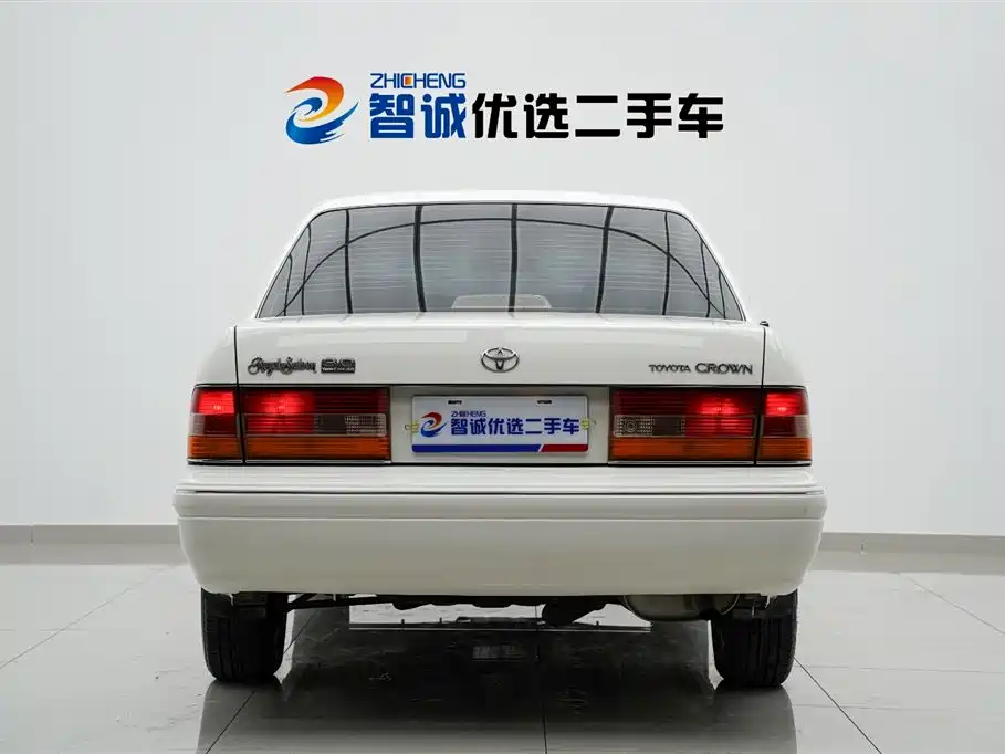Crown (Import) 3.0 L Auto