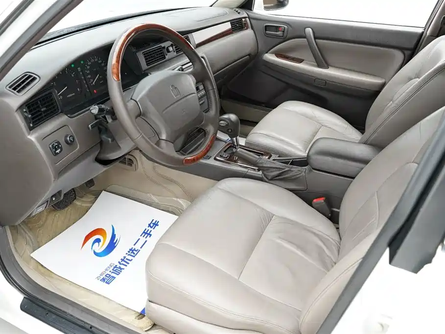 Crown (Import) 3.0 L Auto
