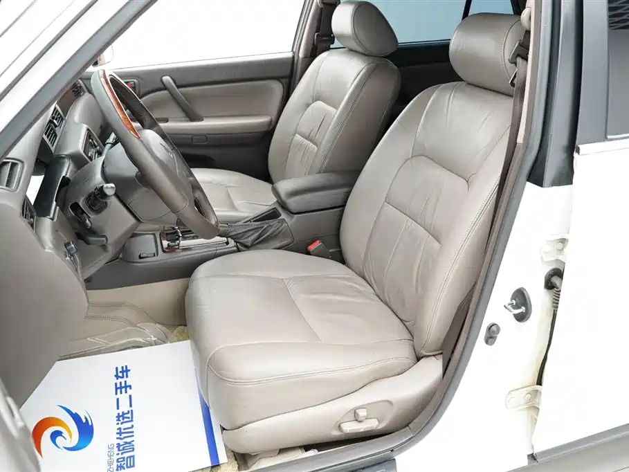 Crown (Import) 3.0 L Auto