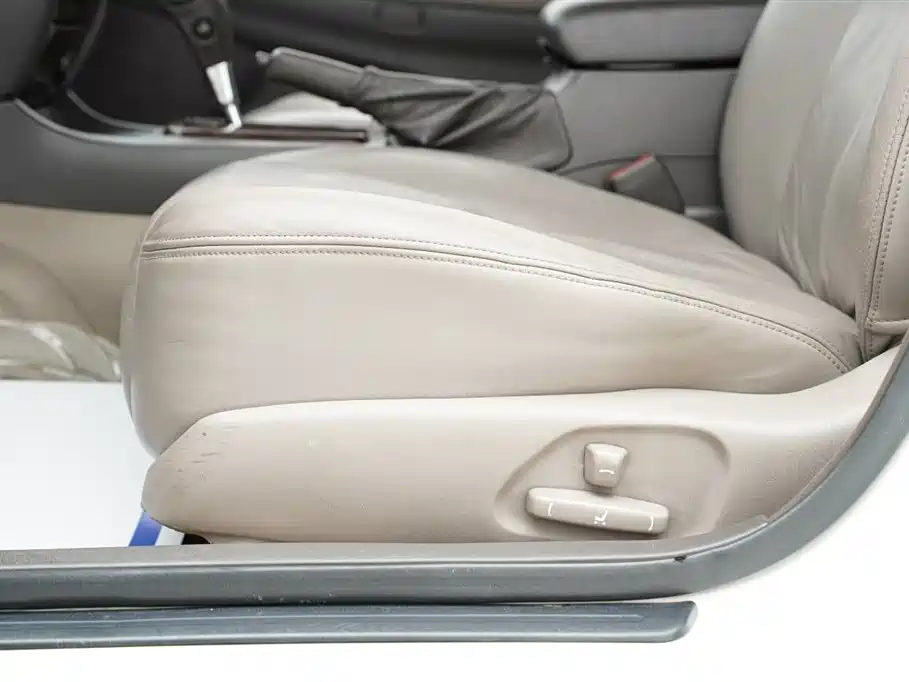 Crown (Import) 3.0 L Auto