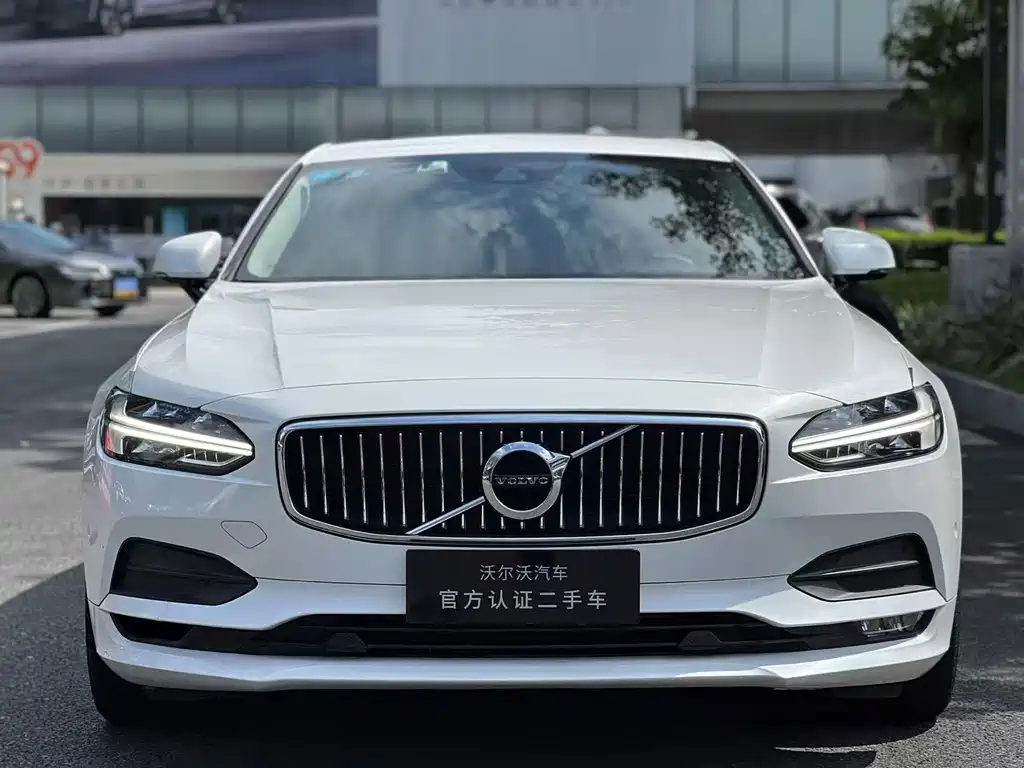 Volvo S90 T4 Smart Vision