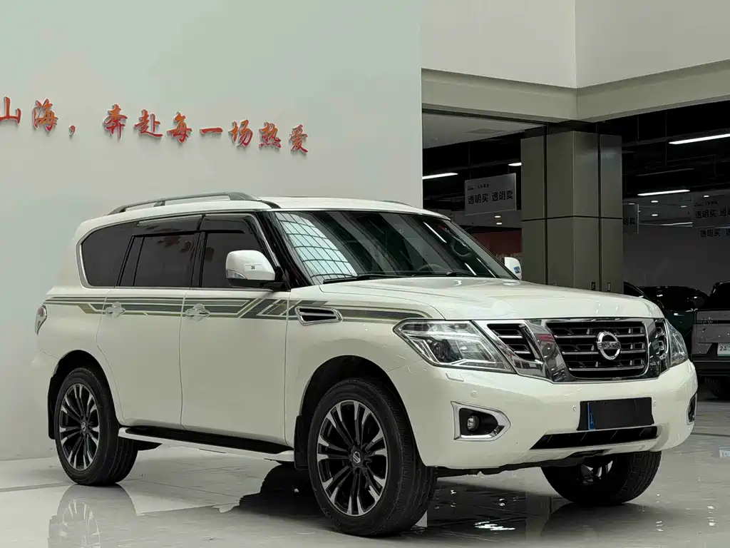 Patrol 途乐Y62 2017款 4.0 L 中东版