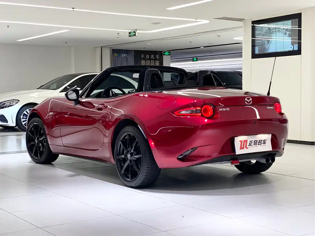 Mazda MX-5 马自达MX-5 2022款 2.0 L 手动