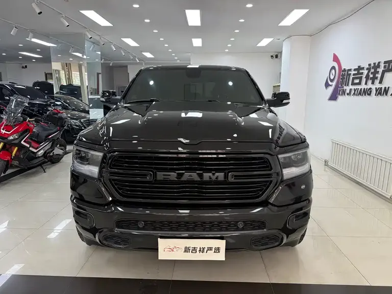 RAM Trucks RAM Trucks 2020款 5.7 L 运动版