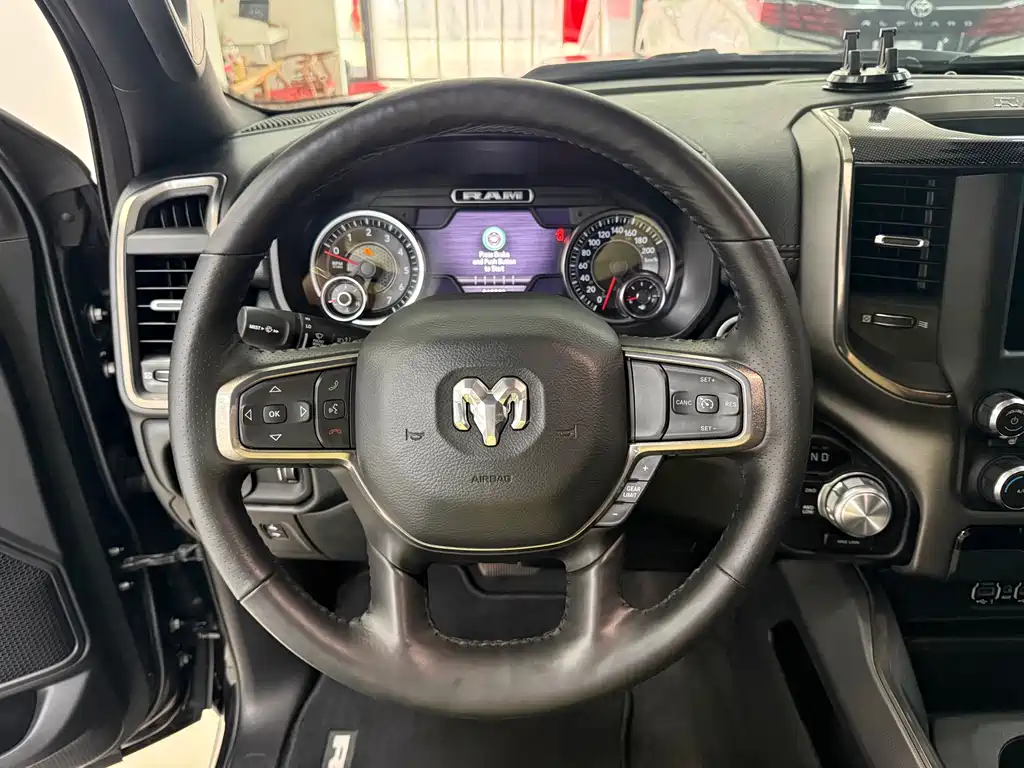 RAM Trucks RAM Trucks 2020款 5.7 L 运动版