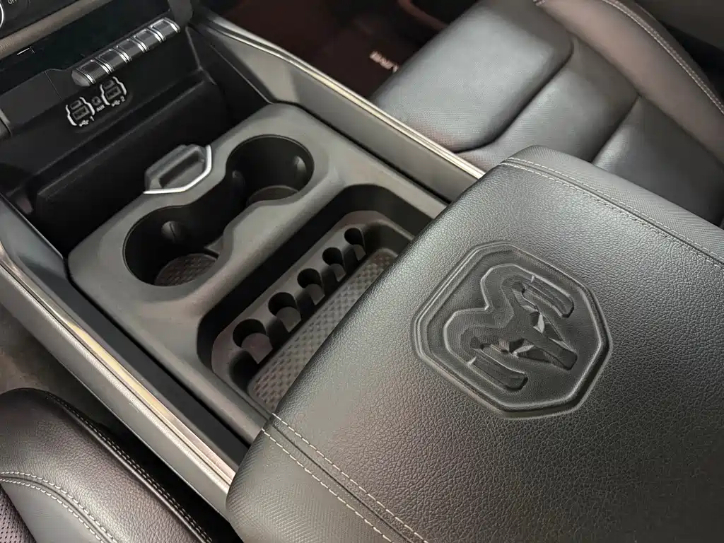 RAM Trucks RAM Trucks 2020款 5.7 L 运动版