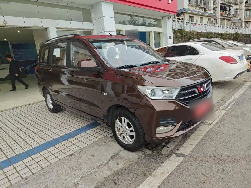 Wuling Hongguang 1.5 L S Comfort CN-VI LAR