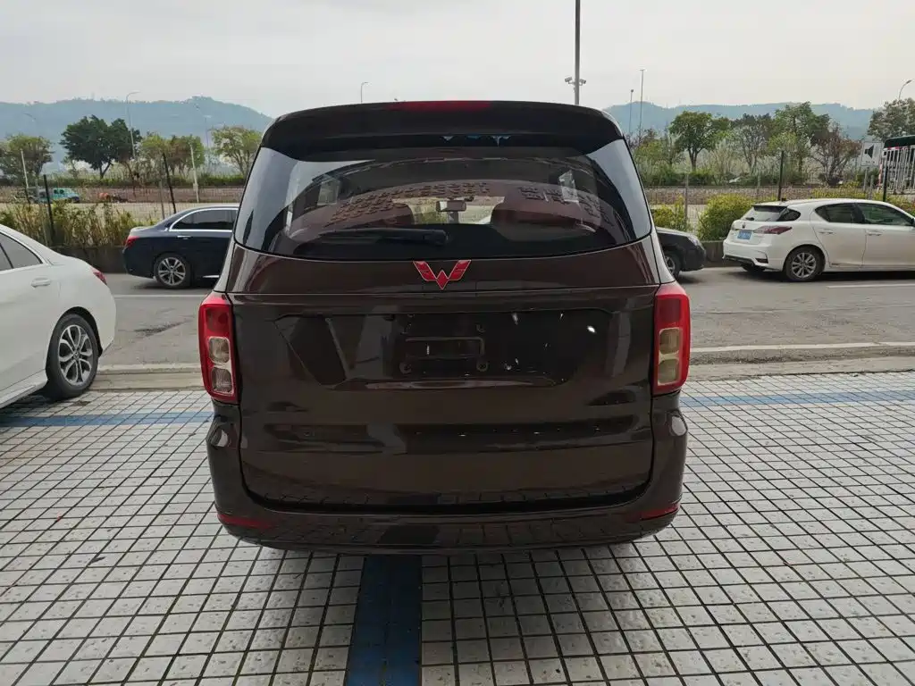 Wuling Hongguang 1.5 L S Comfort CN-VI LAR