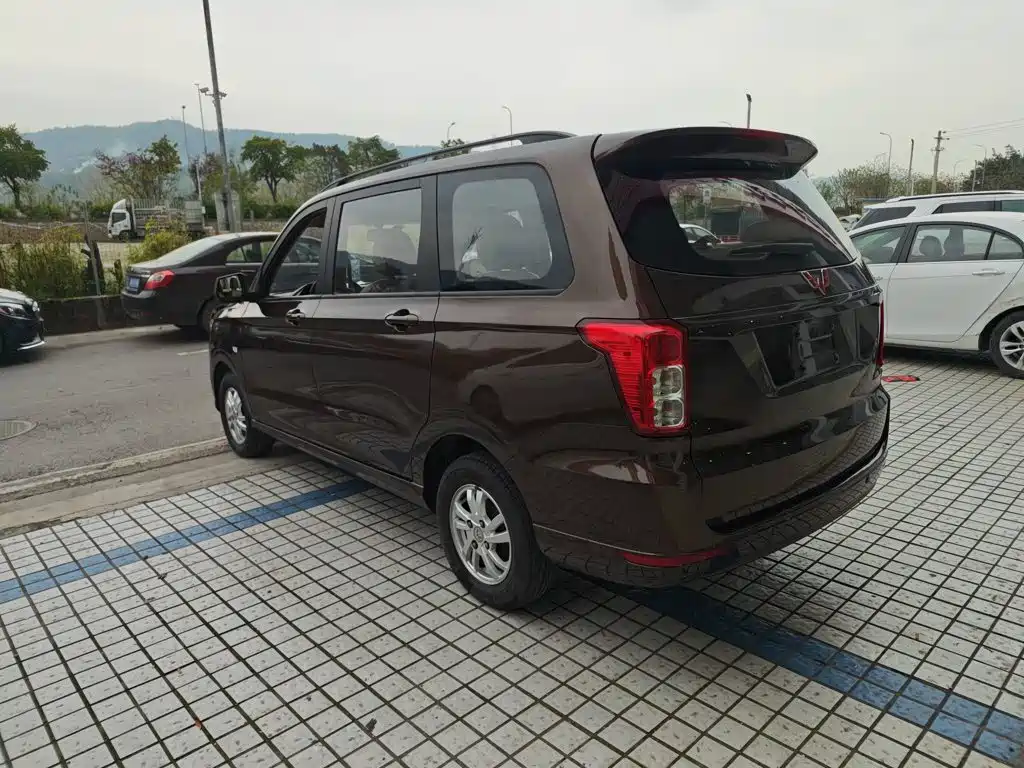Wuling Hongguang 1.5 L S Comfort CN-VI LAR