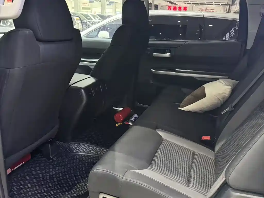 Tundra 坦途 2016款 5.7 L 自动