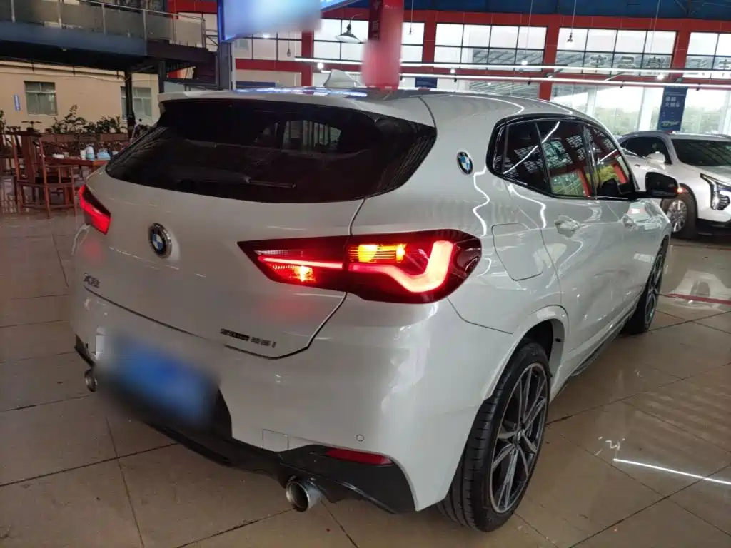 BMW X2 sDrive25 i Premium M Sport Package