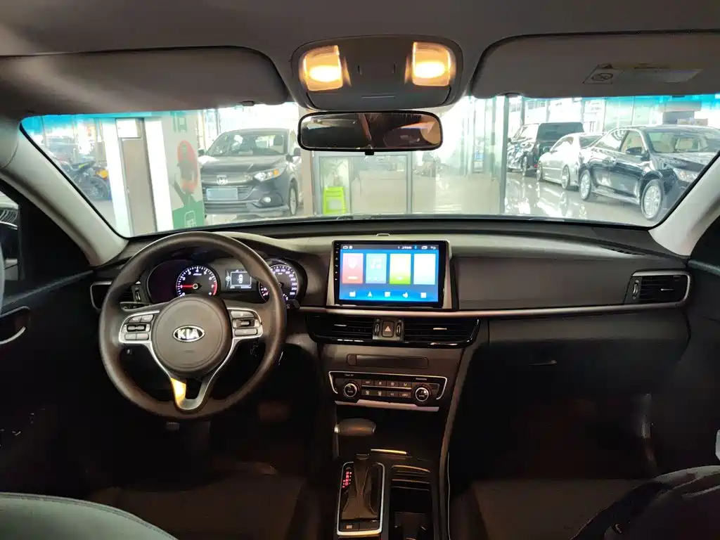 Kia K5 2.0 L Auto GL