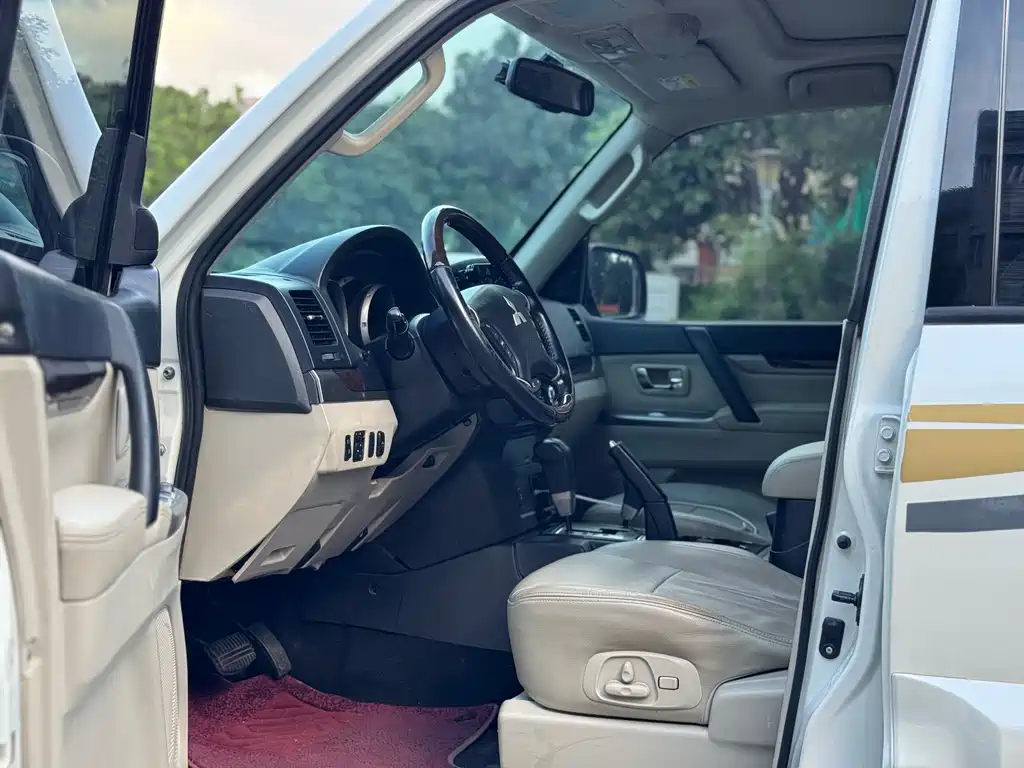 Pajero (Import) 3.8 L Middle East