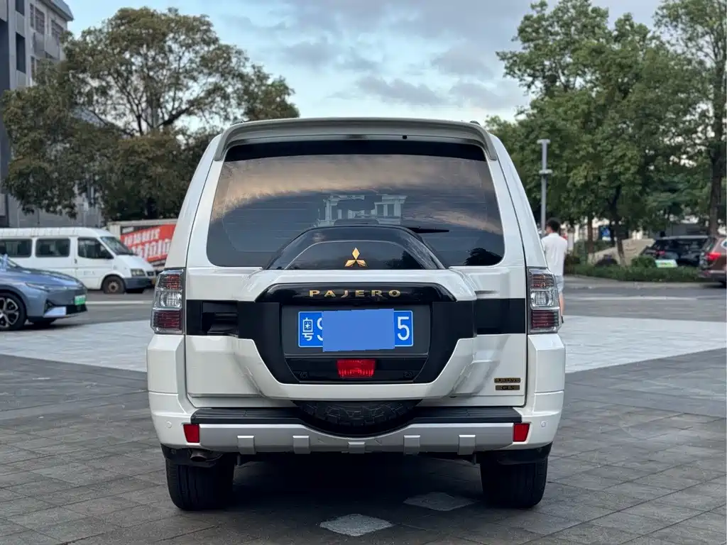 Pajero (Import) 3.8 L Middle East