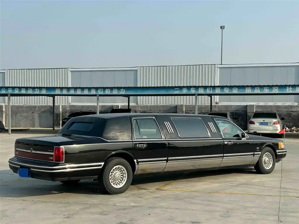 City 城市 1994款 5.0 L 加长礼宾车