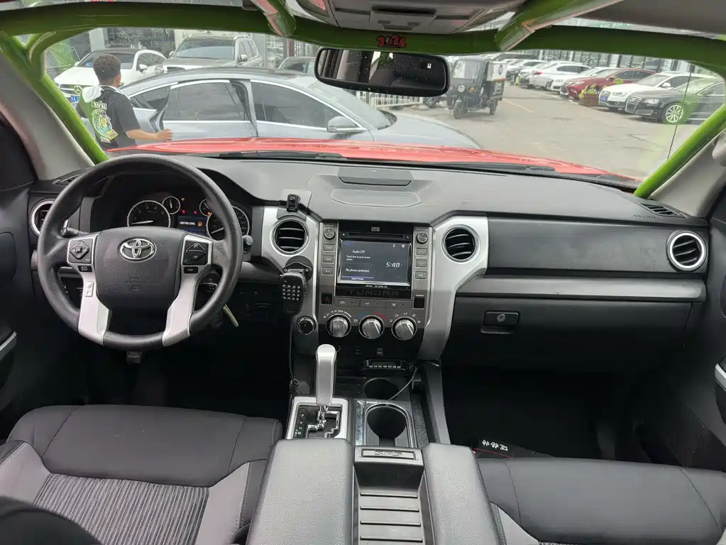Tundra 坦途 2016款 4.6 L SR5 TRD
