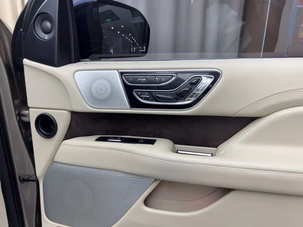 Navigator 3.5 T US Spec