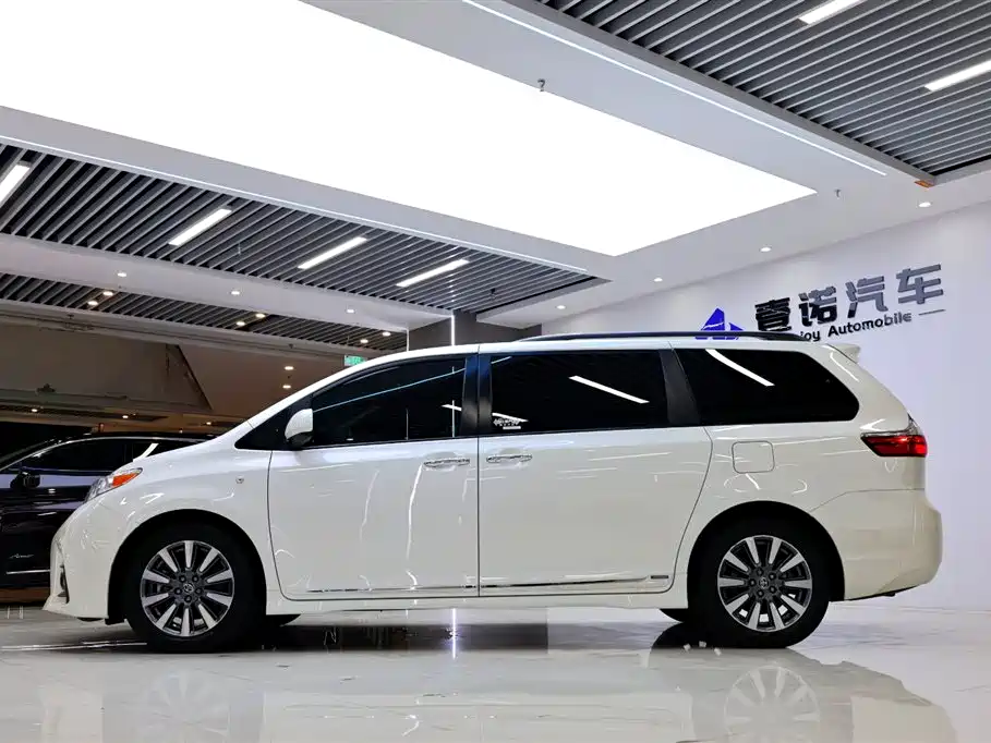 SIENNA 3.5 L Auto