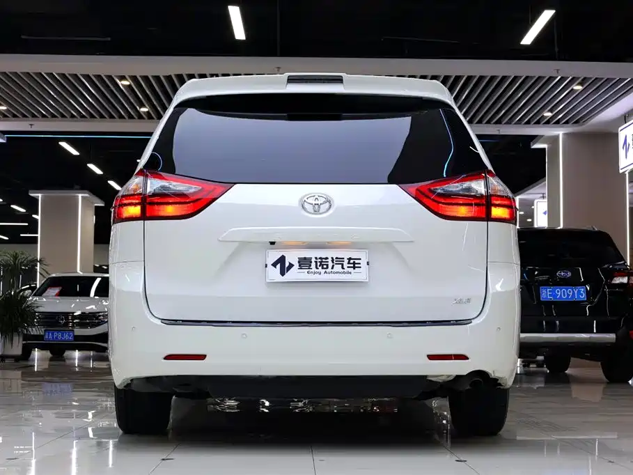 SIENNA 3.5 L Auto