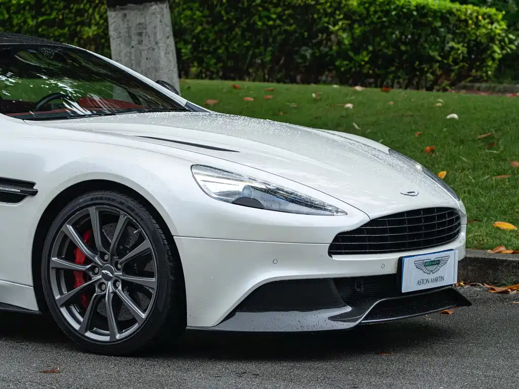 Vanquish Vanquish 2013款 6.0 L 标准型