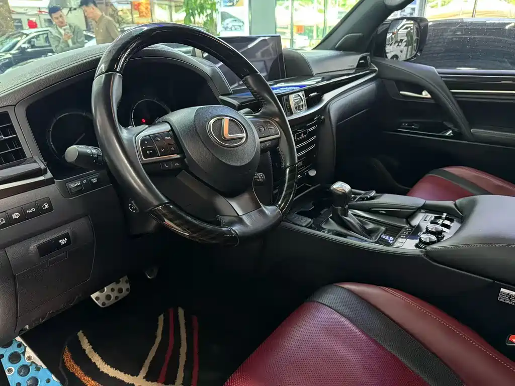 Lexus LX 570 Middle East
