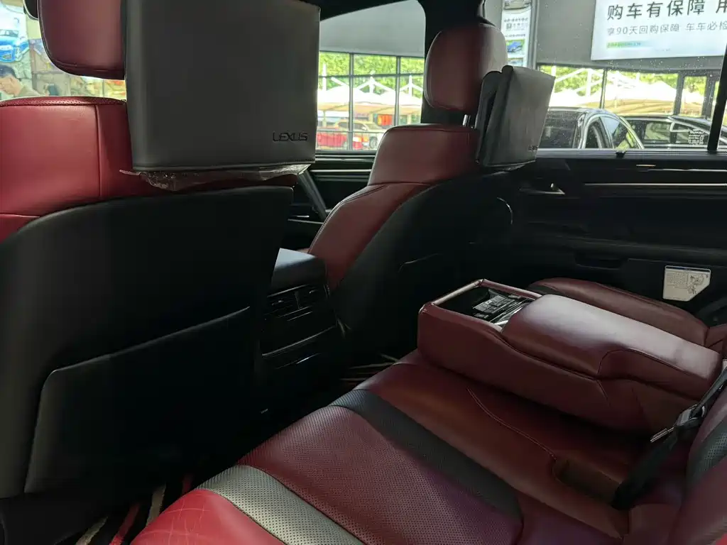 Lexus LX 570 Middle East