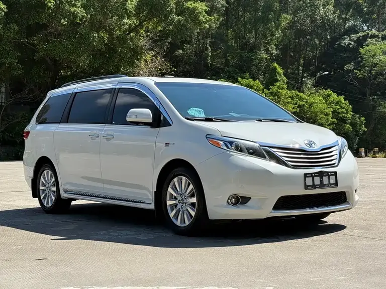 Toyota SIENNA 3.5 L Auto