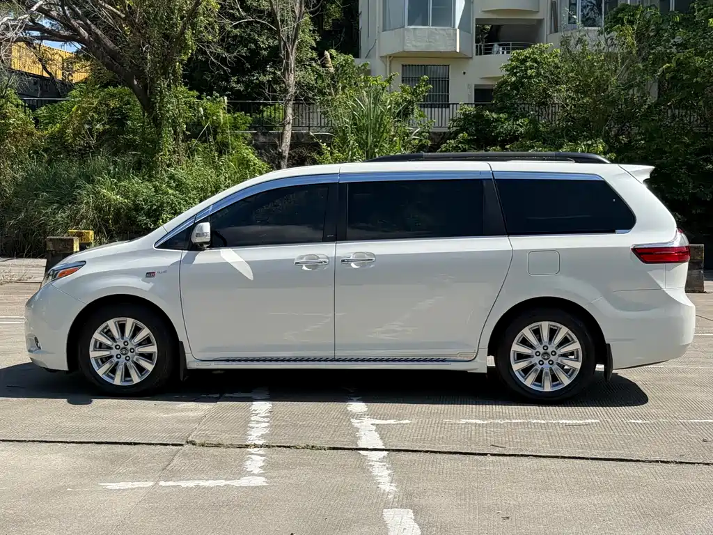 SIENNA 3.5 L Auto