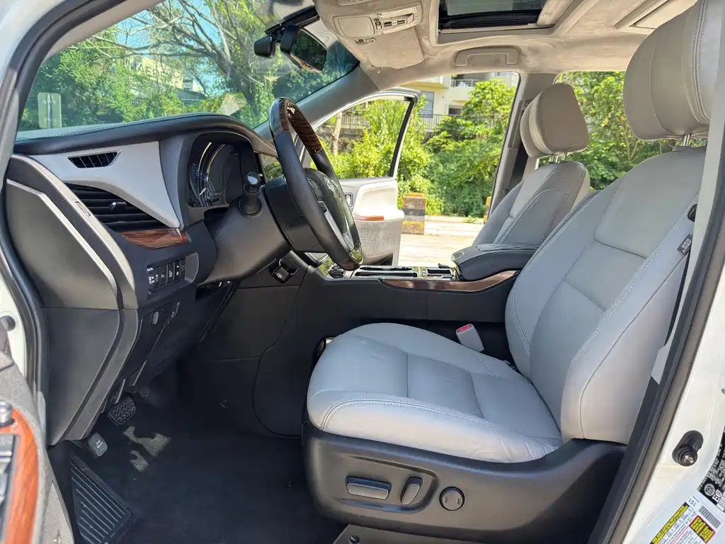 SIENNA 3.5 L Auto