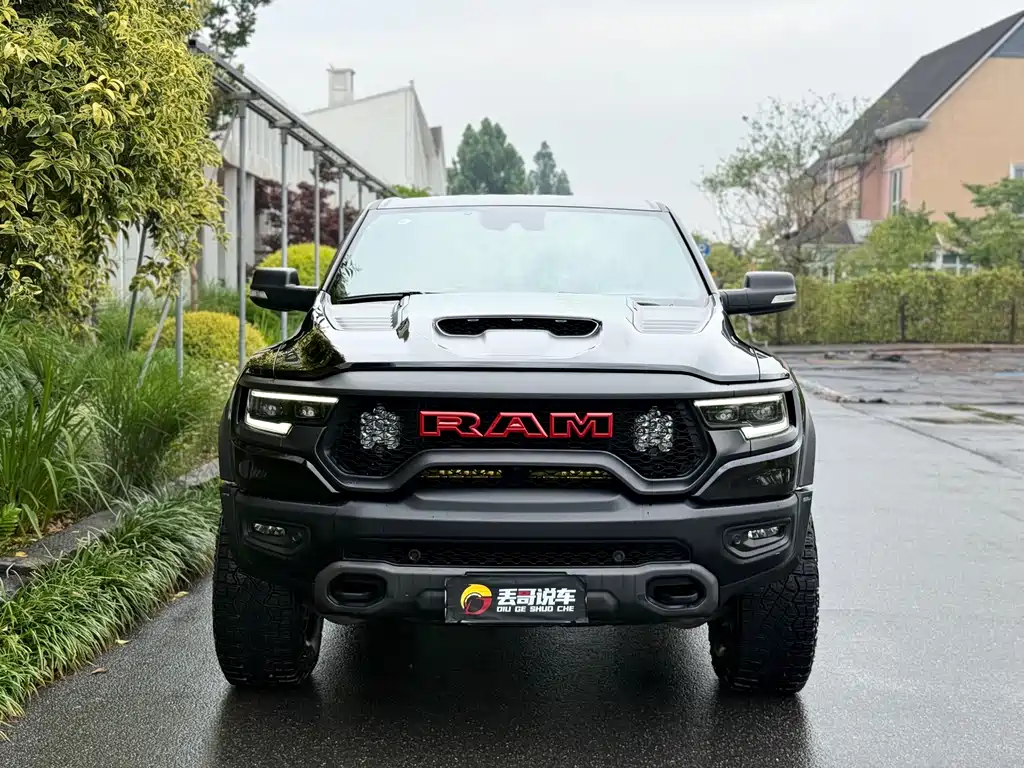 RAM Trucks 6.2 L Auto