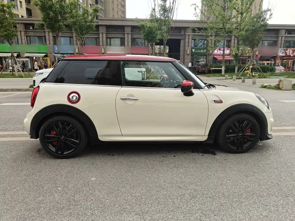 MINI 1.5 T COOPER Racer