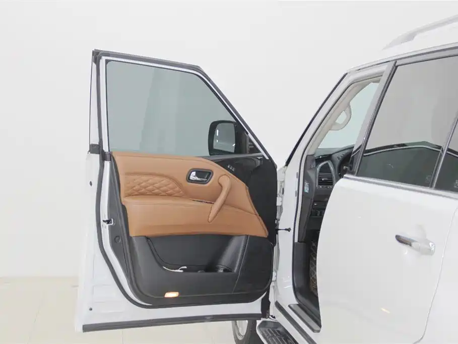 Infiniti QX80 英菲尼迪QX80 2019款 5.6 L Pro 中东版