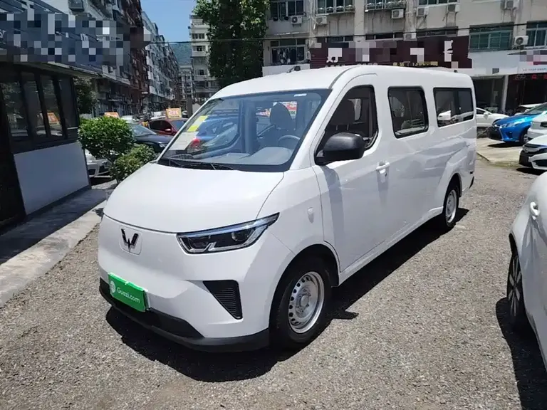 Wuling Yangguang 五菱扬光 2025款 400 km 客车版舒适型