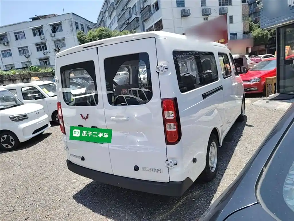 Wuling Yangguang 五菱扬光 2025款 400 km 客车版舒适型