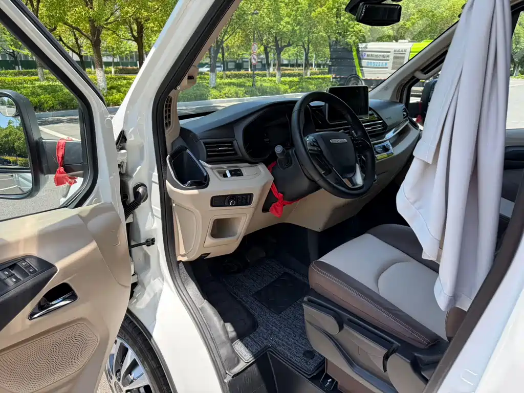 Maxus V100 RV 上汽大通MAXUS V100房车 2022款 2.0 T生活家V100山居版纵床