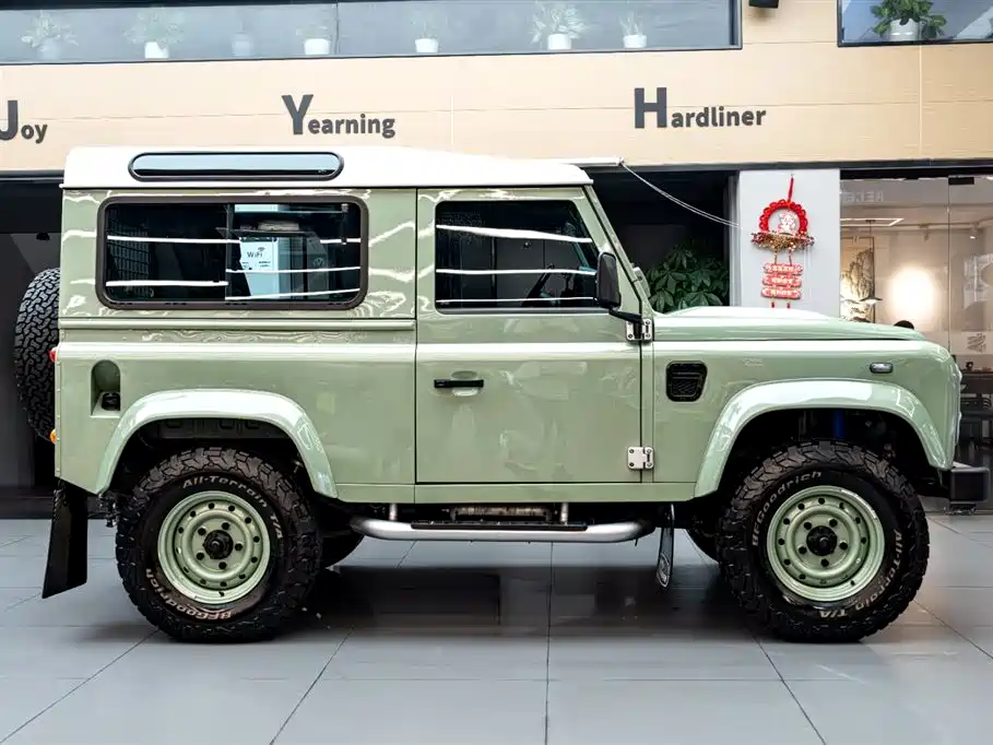 Land Rover Defender Land Rover Defender 2.2 T Diesel EU Spec