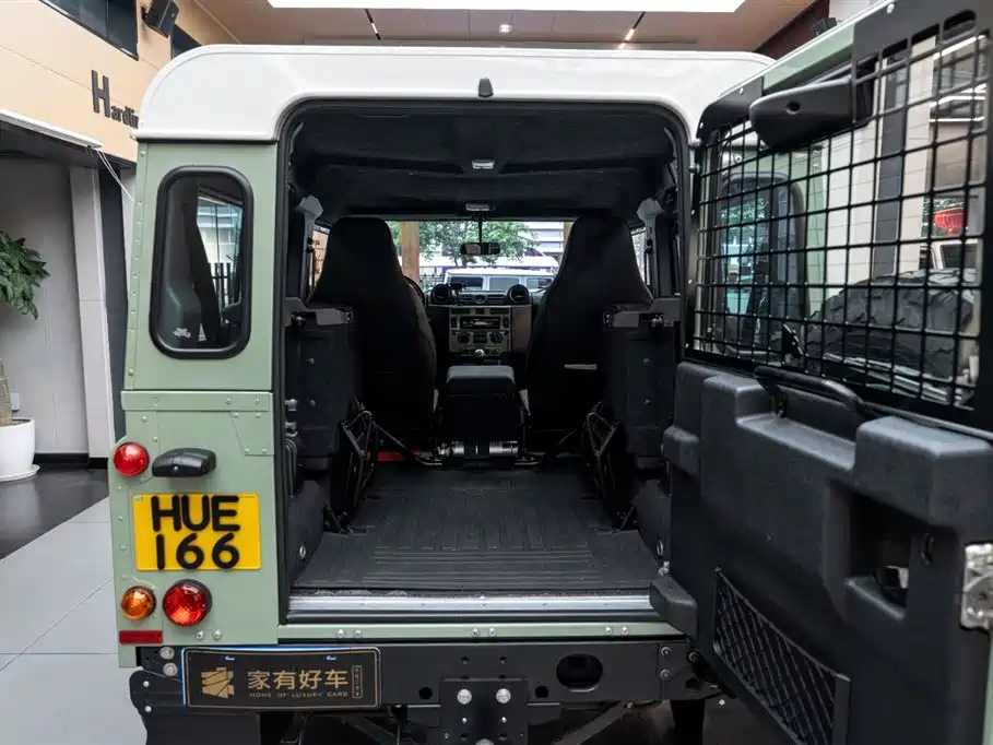 Land Rover Defender Land Rover Defender 2.2 T Diesel EU Spec
