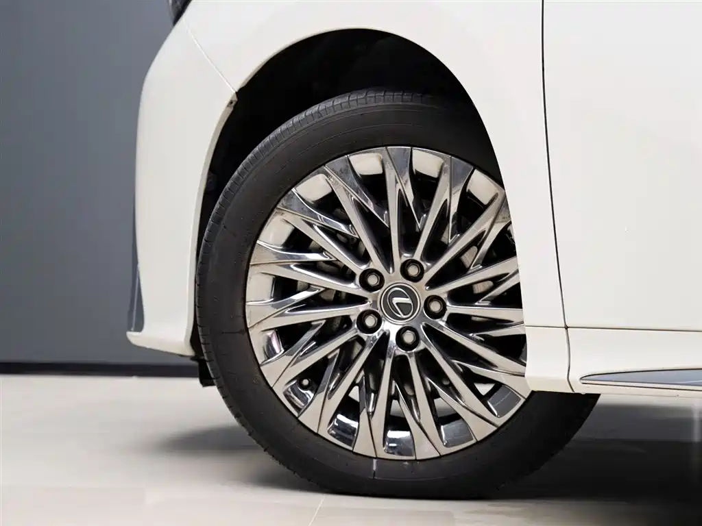 Lexus LM 雷克萨斯LM 2023款 350 四座版