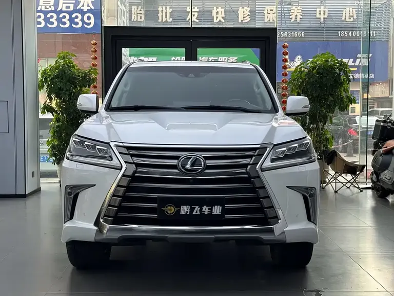 Lexus LX 570 Canada Spec