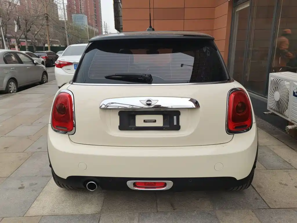 MINI 1.2 T ONE+