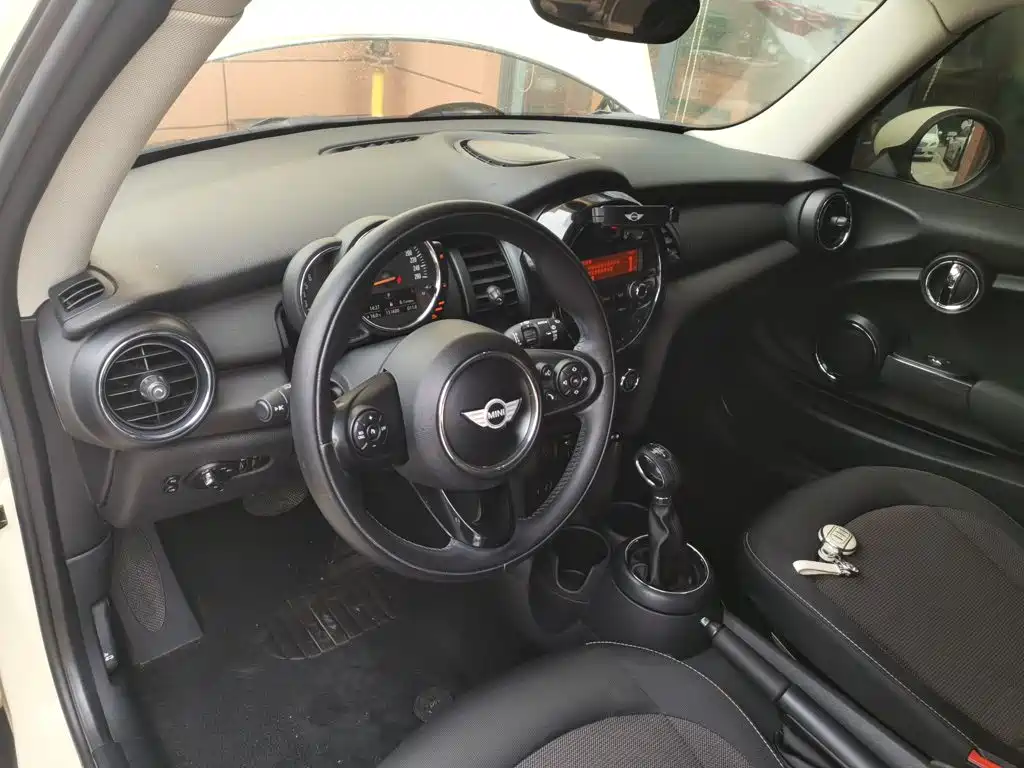 MINI 1.2 T ONE+