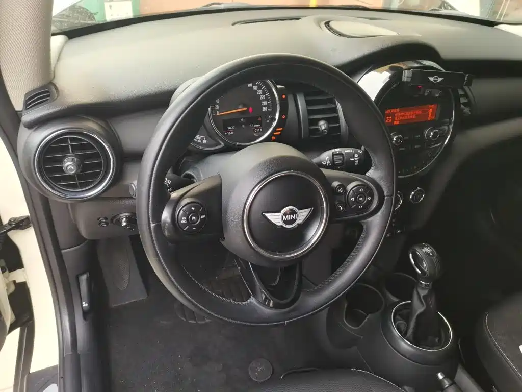 MINI 1.2 T ONE+