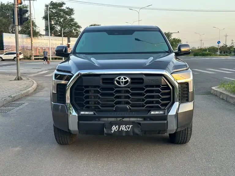 Toyota Tundra 3.5 T Canada Spec