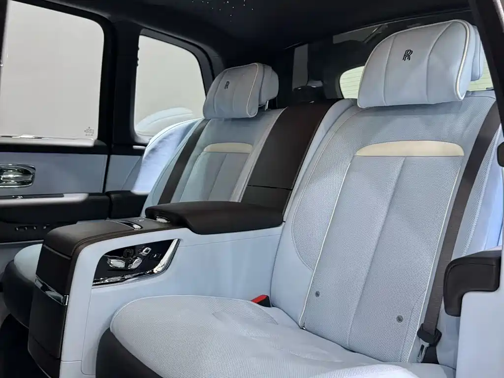 Cullinan 库里南 2025款 6.7 L 自动